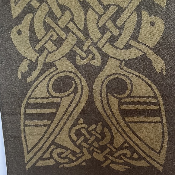 Irish Scarf Olive Green Evergreen Wool Celtic Knot Bird Traditional Design - Picture 15 of 16